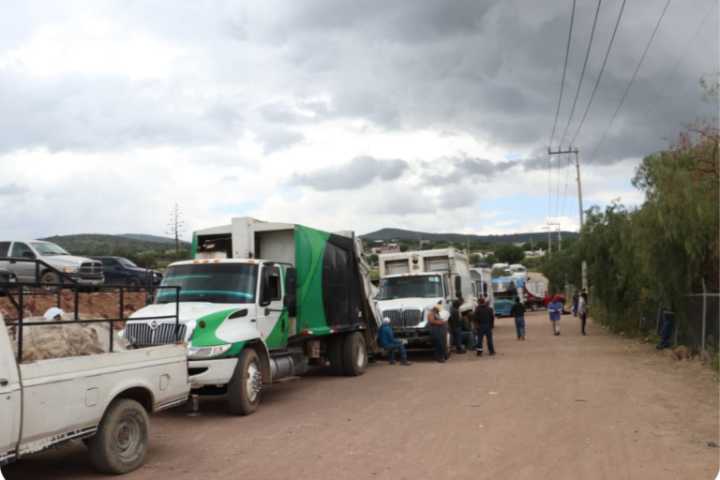 Impactante ¡Colapsa la recolección! Ejidatarios de El Huixmí cierran el basurero de Pachuca