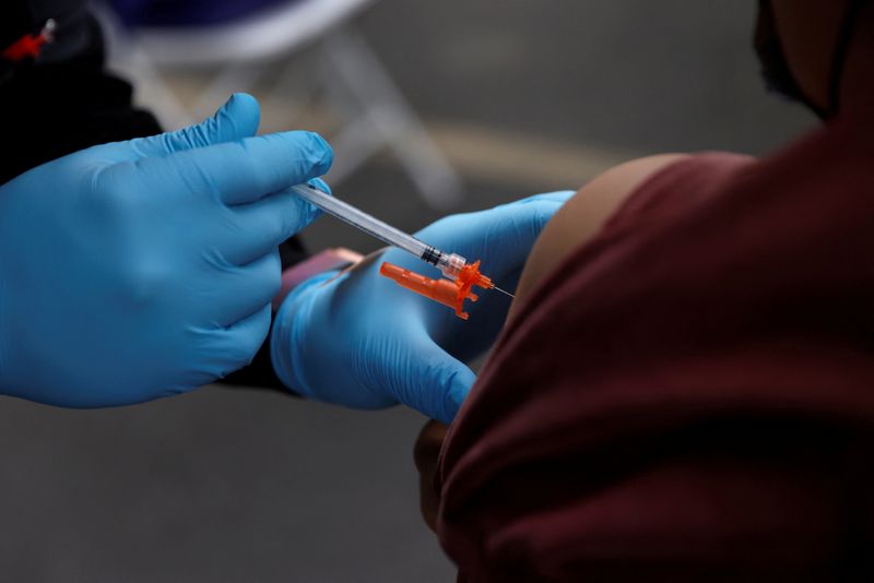 West Coast states recommend COVID shots for all adults and children, breaking with federal policy