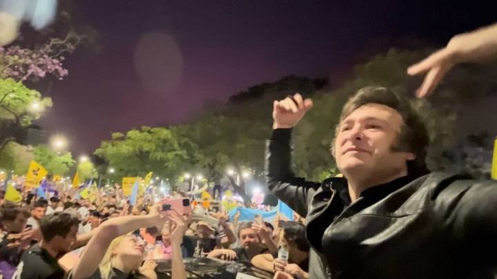 Después de la mala elección, Javier Milei llega a Corrientes para apuntalar la campaña de Virginia Gallardo
