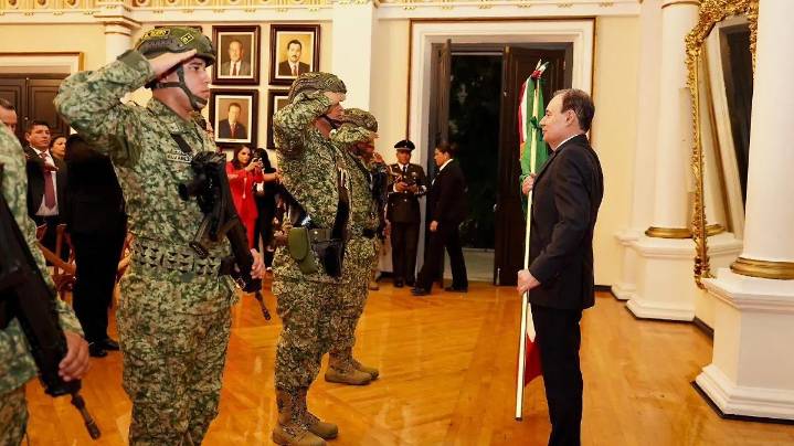 Hermosillenses celebran el 215 aniversario de la Independencia de México