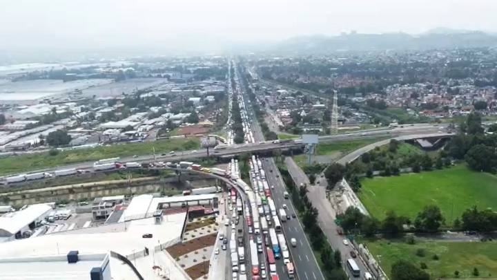 ¿Por qué hay tanto tránsito en la México-Querétaro? Se registran filas kilométricas hacia Tepotzotlán