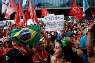 Brasileños protestan contra esfuerzos para proteger a Bolsonaro y a los legisladores de los tribunales
