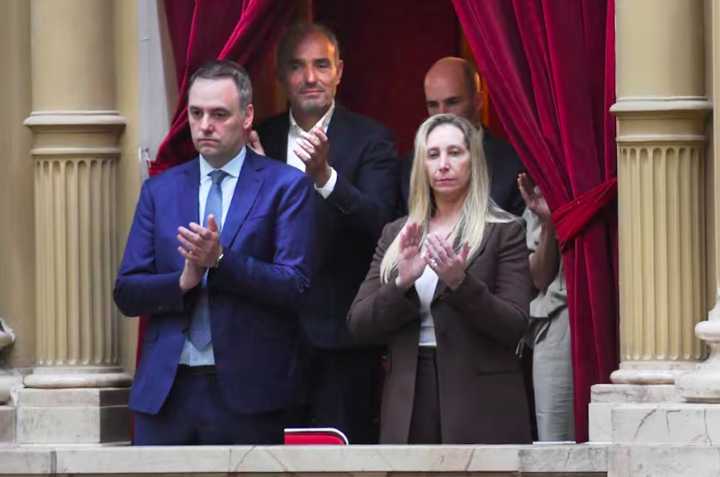 El Gobierno denunció “espionaje ilegal” por la filtración de los audios de Karina Milei y consiguió una cautelar para frenar nuevas difusiones