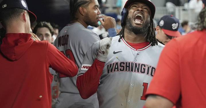 Bell second Nats player to homer from both sides, has 6 RBIs, 4 hits in 15