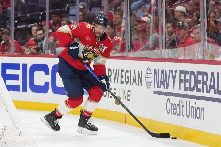 Aleksander Barkov injury update: Panthers captain undergoing right knee surgery