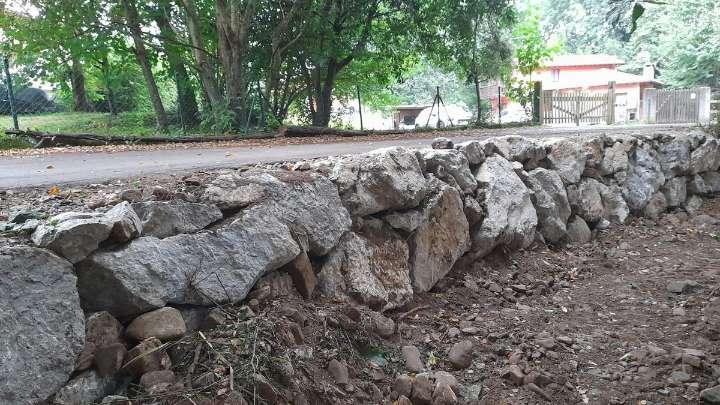Llanes construye una escollera en las márgenes del río San Cecilio