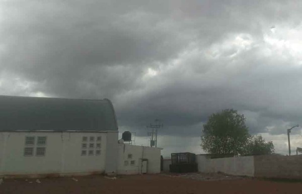 Continúan lluvias y vientos fuertes en diversas regiones de Chihuahua
