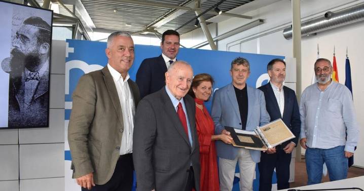 La Xunta presenta 32 cartas inéditas escritas por Curros Enríquez en sus últimos años de vida