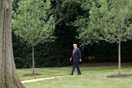 Analysis-After diplomatic blitz on Ukraine and Gaza, Trump moves to passenger seat