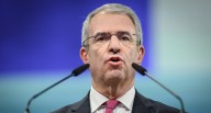 Nestlé despide a su director ejecutivo Laurent Freixe tras descubrir que mantenía una relación romántica con una empleada