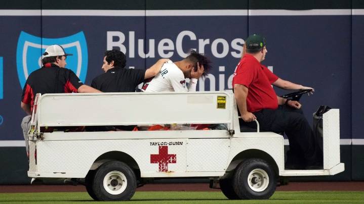 D-backs OF Lourdes Gurriel Jr. carted off field after leg injury vs. Rangers