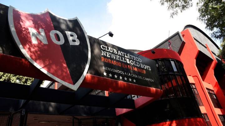La Fifa inhibió a Newell's, que no podría fichar jugadores por año y medio