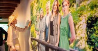 La ternura de la Reina Máxima contemplando una imagen de su propia familia