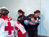 Ayudan mujeres policías de Escobedo a parto en casa