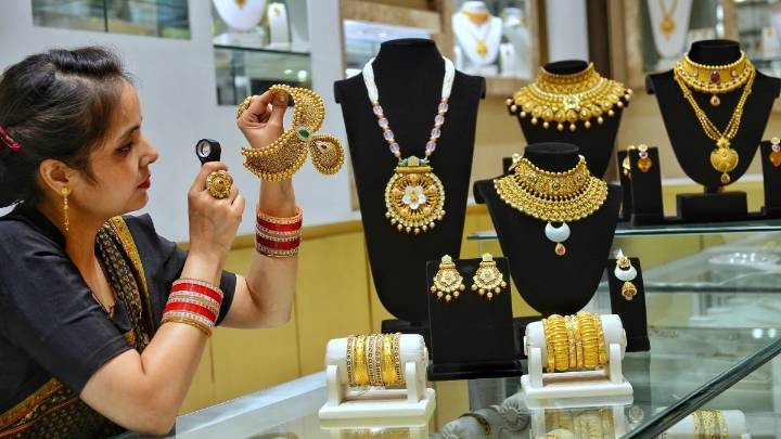 Gold crosses ₹1.16 lakh in India: Check how much it costs in your city
