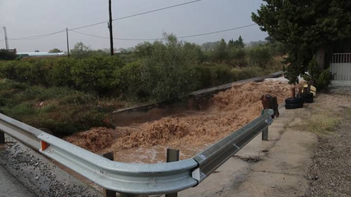 Temporal de lluvias en España, en directo | En alerta siete comunidades: lo peor se espera en Cataluña y Valencia, que suspende clases