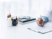Médico acusado de abuso sexual en Linares queda en prisión preventiva