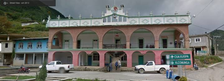 Habitantes de Alcomunga señalan ser amenazados con multa por no inscribir a sus hijos en escuelas locales