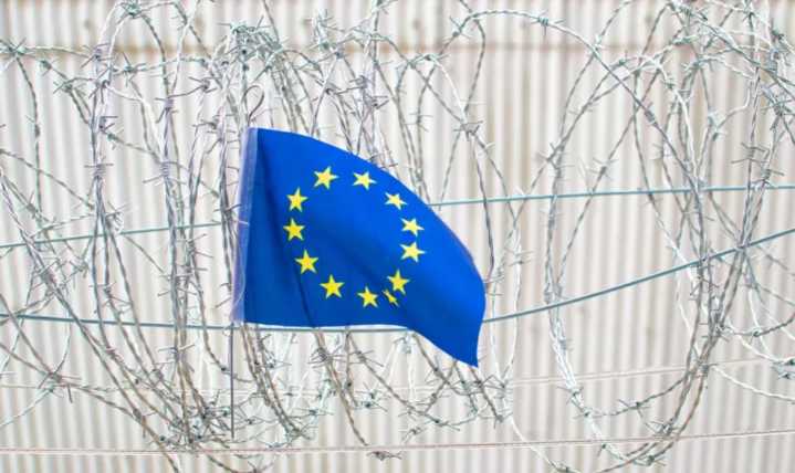 Inmigración: cómo en 10 años Europa se pasó de la política de acogida a hablar de una “invasión” de extranjeros
