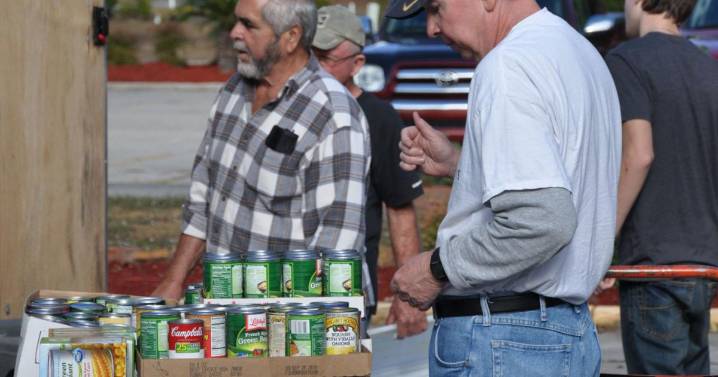 Thanksgiving food drive unites Slidell area neighbors