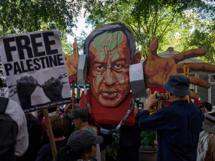 Manifestantes en Times Square acusan a Netanyahu de genocidio en Gaza