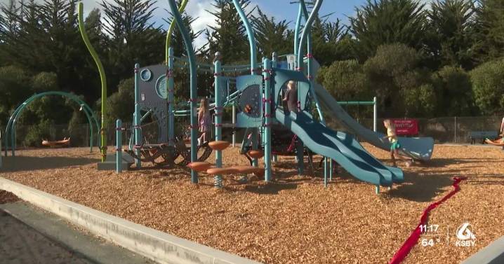 Cayucos Elementary School officially welcomes new play structure