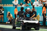 Dolphins Receive Devastating Long-Term Tyreek Hill Injury Update