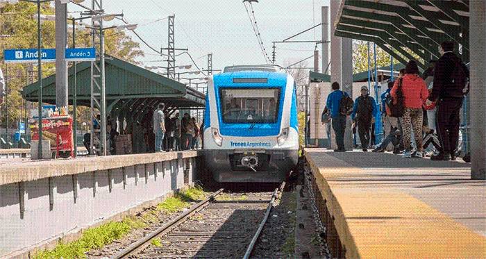 Trenes circulan a 30 km/h por medida de fuerza de maquinistas y generan demoras...