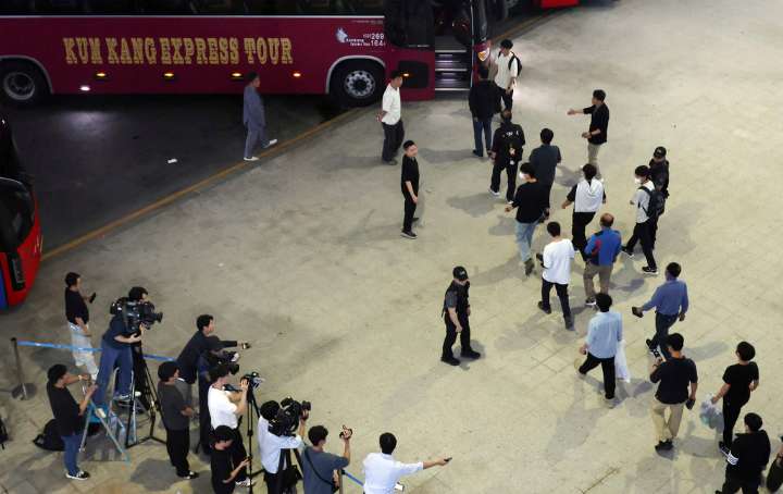 South Korean workers return home after days in detention following US immigration raid