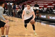 Knicks sign former Celtics forward to compete for roster spot