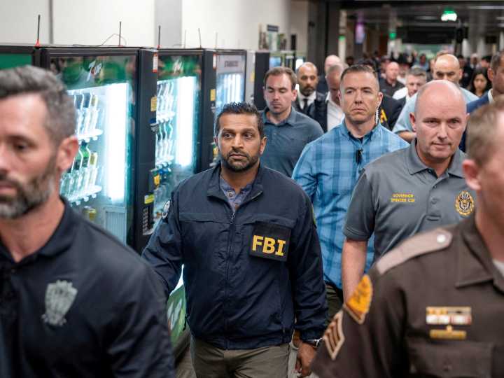 Donald Trump defendió al jefe del FBI, en el centro de las críticas por el caso de Charlie Kirk