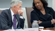 Greenspan, Bernanke y Yellen instan a Corte Suprema a mantener a Lisa Cook como gobernadora de Fed