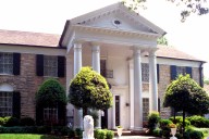 Mo. Woman Sentenced for Trying to Sell Elvis Presley's Graceland for Millions of Dollars