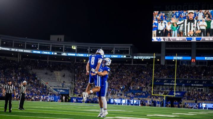McGowan runs for 3 TDs, Boley passes for 2 scores as Kentucky beats E. Michigan 48