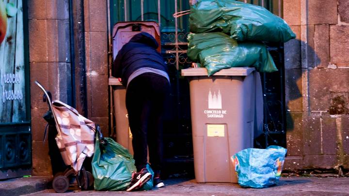 El número de personas sin hogar alojadas en albergues creció en España un 55 % respecto al 2022