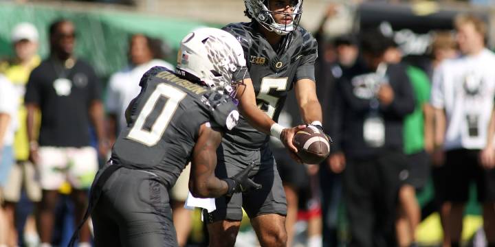 Moore throws career-best 4 TDs and No. 6 Oregon beats rival Oregon State 41