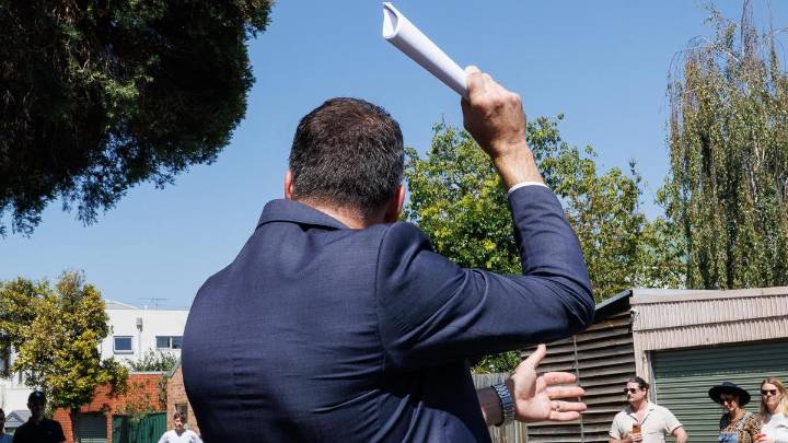 Australian house prices hit new record amid interest rate cuts