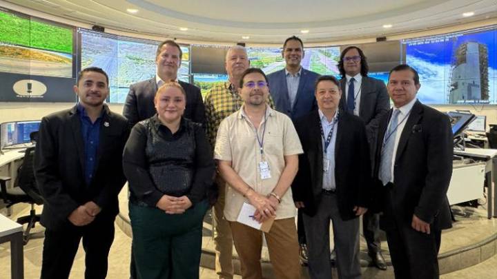 Recorrieron estudiantes y profesores de UACJ y UTEP la Torre Centinela