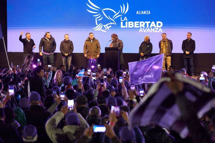 Tres escenarios. Qué pasaría con el dólar, las acciones y los bonos el lunes, según cuál sea el resultado de las elecciones en provincia de Buenos Aires