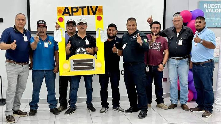 Imparte Seguridad Pública Municipal plática de cultura vial a choferes de transporte de Aptiv