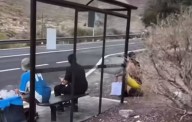 Como si estuvieran en el cine: presencian una persecución policial desde una parada de guaguas en Tenerife