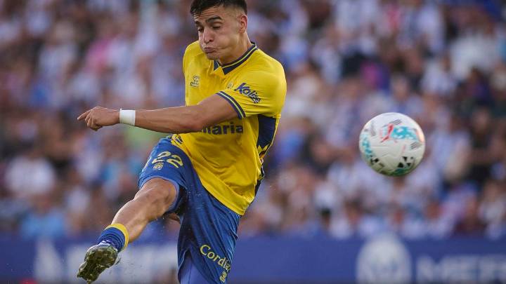 Ale García y Viera ponen en órbita a la UD Las Palmas en Butarque