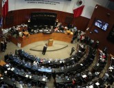 Luego de viajes de Noroña a Europa en clase premier, Senado se aprieta el cinturón