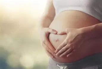 Buscan ampliar licencias de maternidad hasta 18 semanas