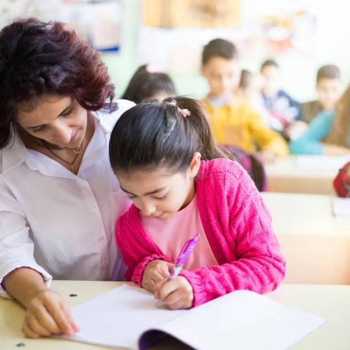 El drama de las familias que se están quedando sin acompañantes terapéuticos para sus hijos