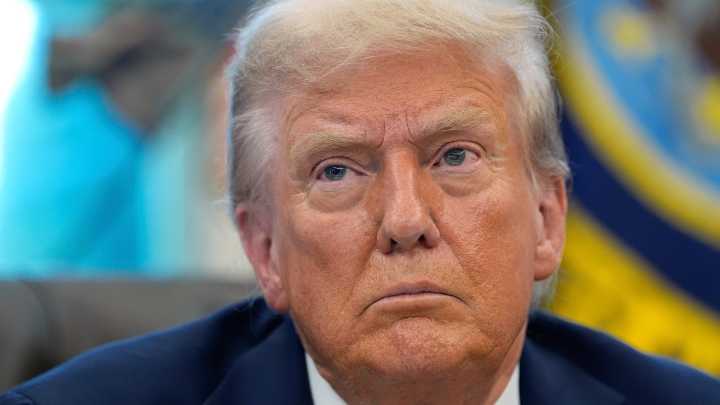 Trump pide 15 dólares a cada uno de sus simpatizantes por un extraño motivo: "Quiero ir al cielo"