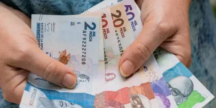 Gobierno insiste en fuerte alza del salario mínimo y Fenalco se levanta de la mesa