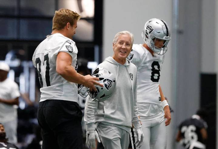 Raiders projected record 7-10 in Pete Carroll, Geno Smith’s 1st season 