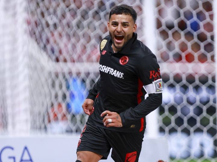 Alexis Vega comanda goleada de Toluca sobre Chivas