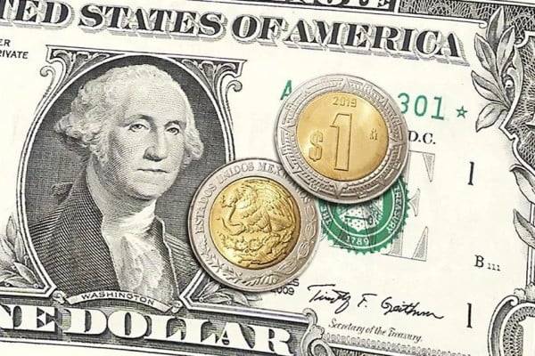 Baja dólar a 18.367; suma peso 3 semanas con beneficios